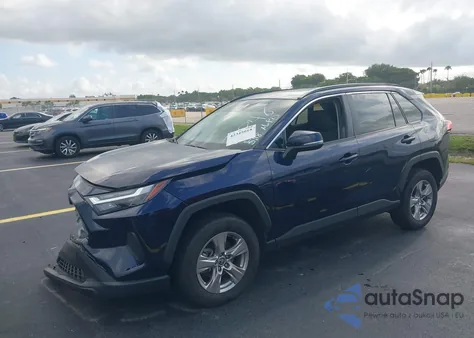 2023 Toyota Rav4 Xle z USA, uszkodzony, nr VIN 2T3W1RFV1PW242848